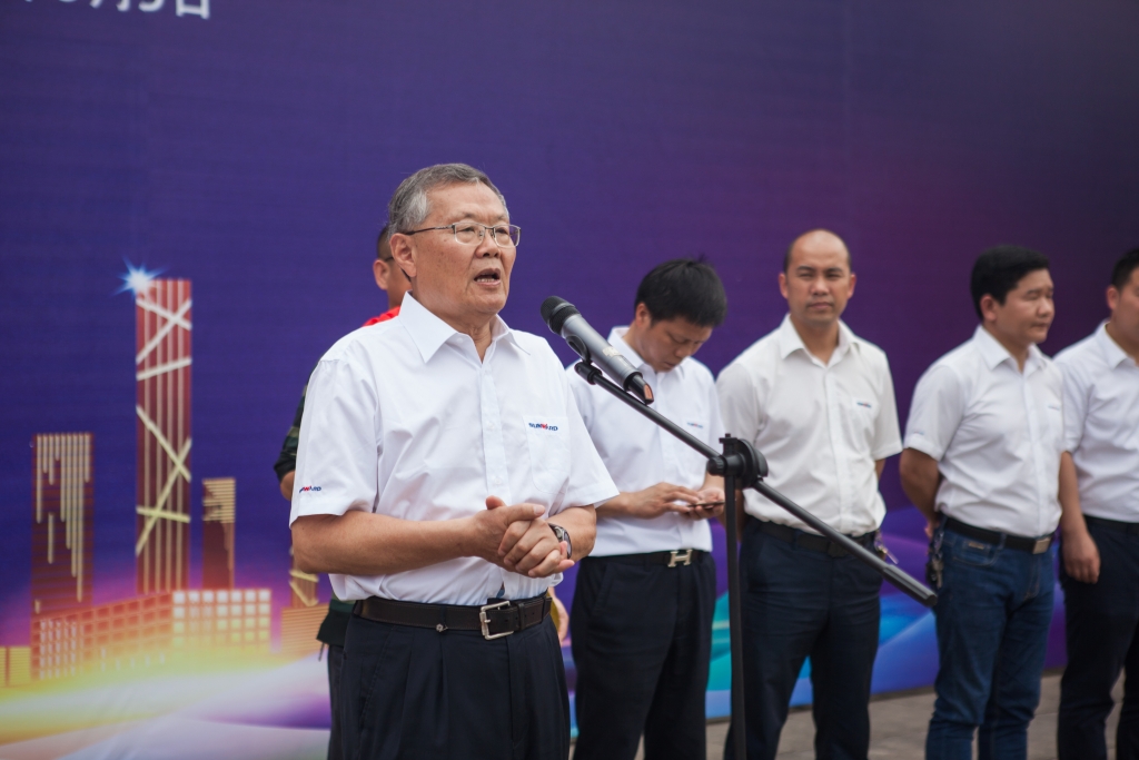 民族挖掘机品牌先导者，不朽情缘智能“城镇建设利器”SWE80E9荣耀上市