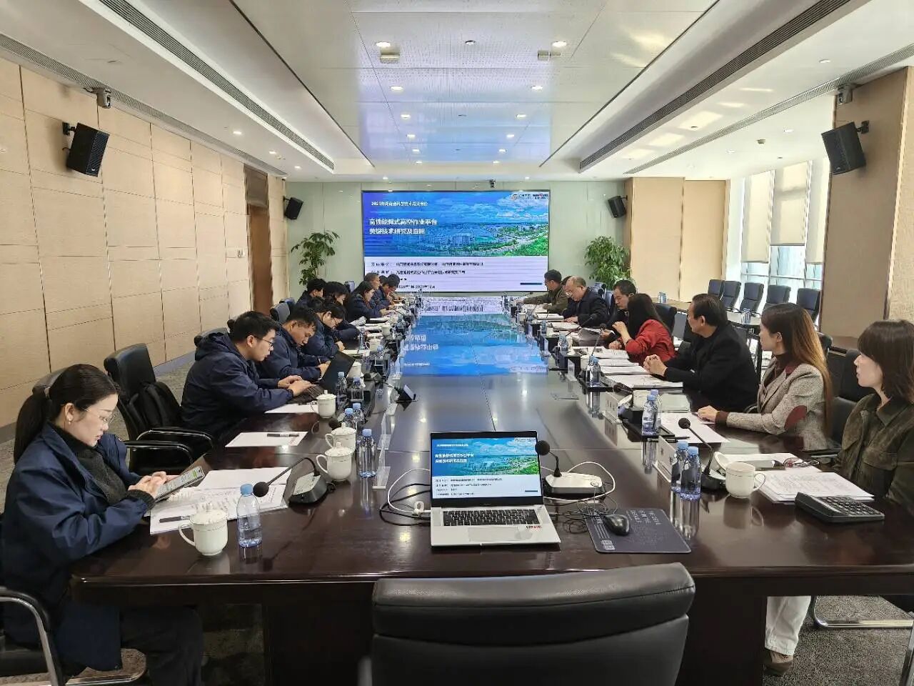 技术创新，引领行业！不朽情缘智能高性能臂式高空作业平台项目通过科技成果评价