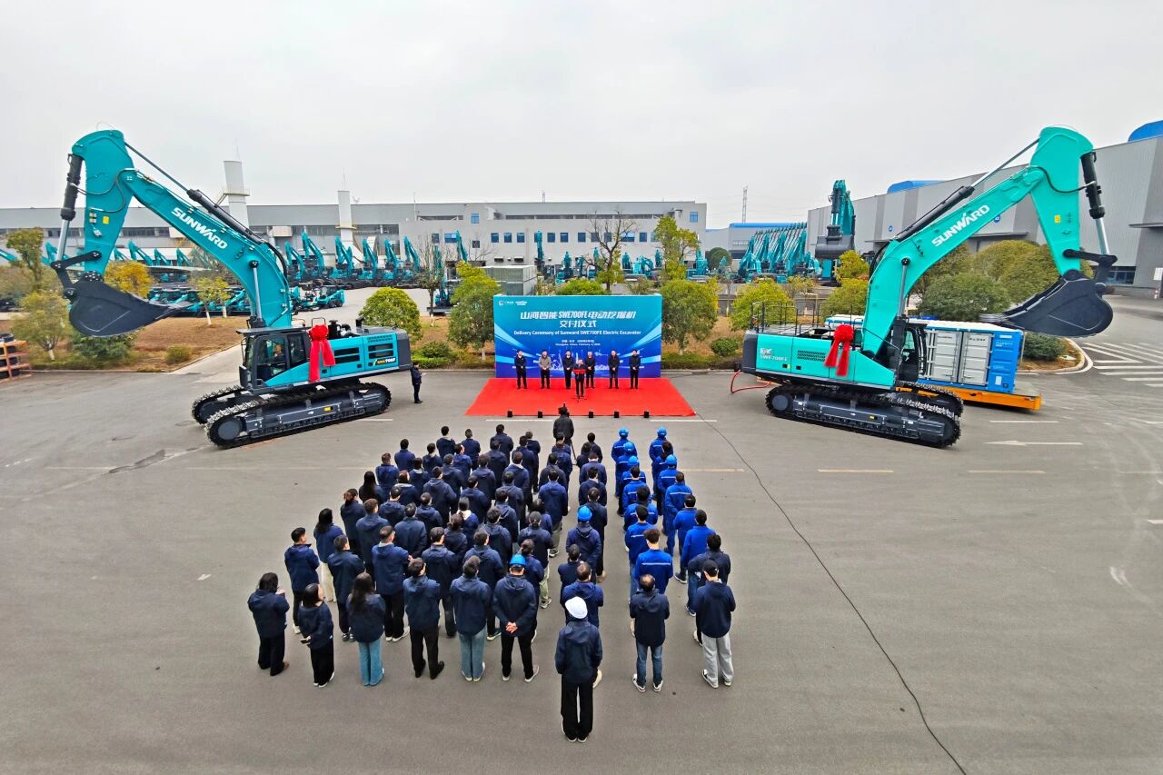 不朽情缘智能SWE700FE电动挖掘机成功交付，助力打造绿色智慧矿山